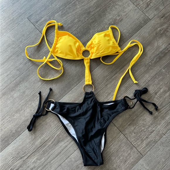 AMAZON one piece swimming 💛 - Picture 5 of 8